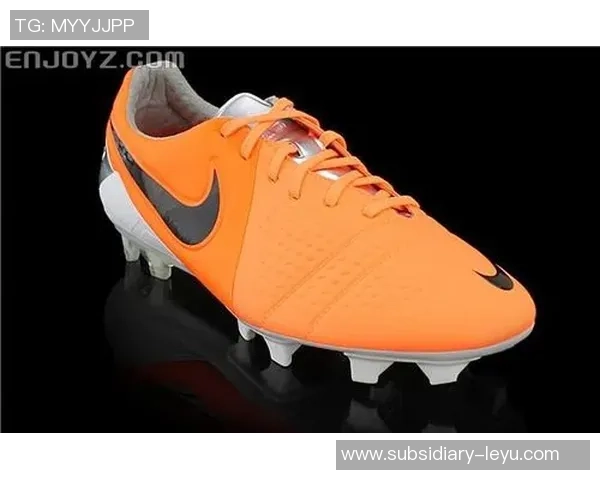 掌握图解足球实战技巧提升球技的全面指南与训练方法分享 掌握图解足球实战技巧提升球技的全面指南与训练方法分享